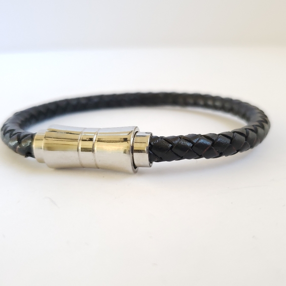 Edforce Other - EDFORCE stainless steel & leather bracelet